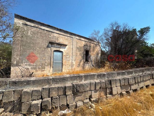 Villa Indipendente in vendita a Leporano, Taranto