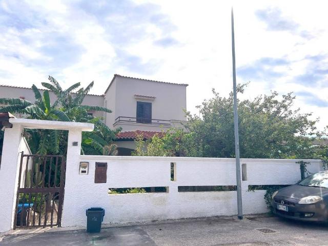 Villa Indipendente in vendita a Leporano, Taranto
