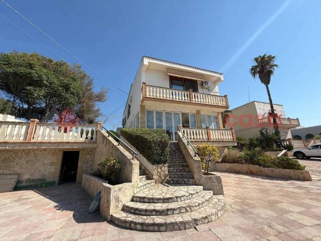 Villa Indipendente in vendita a Leporano, Taranto