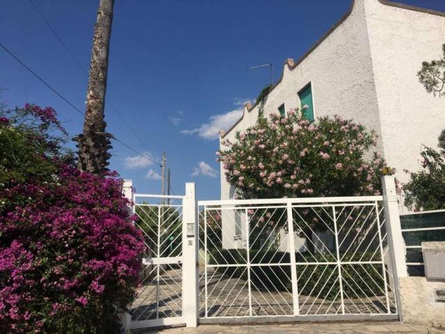 Villa Indipendente in vendita a Leporano, Taranto