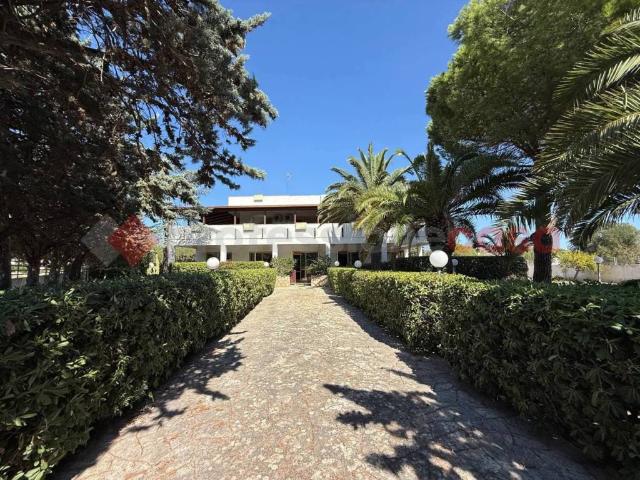 Villa Indipendente in vendita a Leporano, Taranto