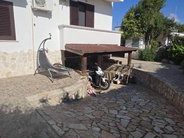 Villa Indipendente in vendita a Leporano, Taranto