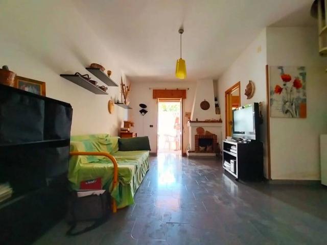 Villa Indipendente in vendita a Leporano, Taranto