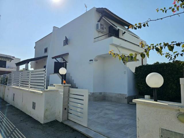 Villa Indipendente in vendita a Leporano, Taranto