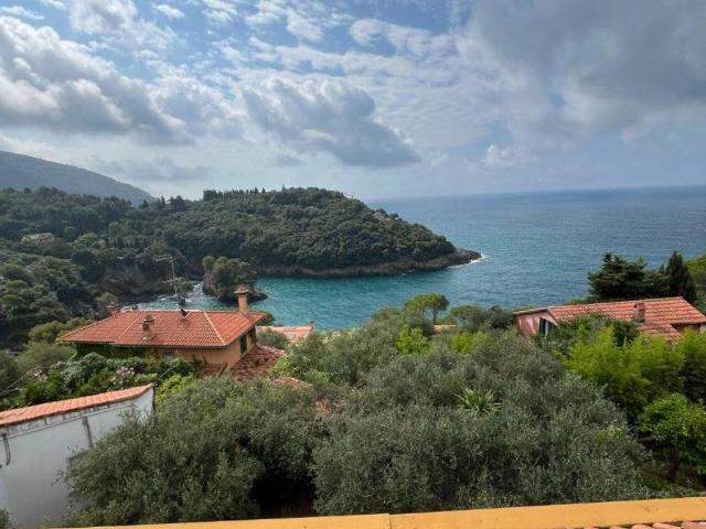 Villa Indipendente in vendita a La Serra, Lerici