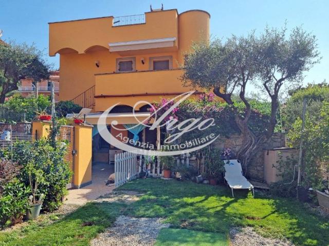 Villa Indipendente in vendita a Pozzuolo, Lerici
