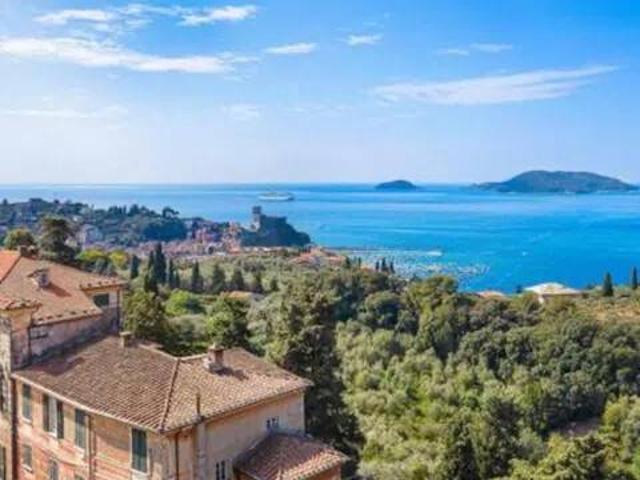Villa Indipendente in vendita a Venere Azzurra, Lerici