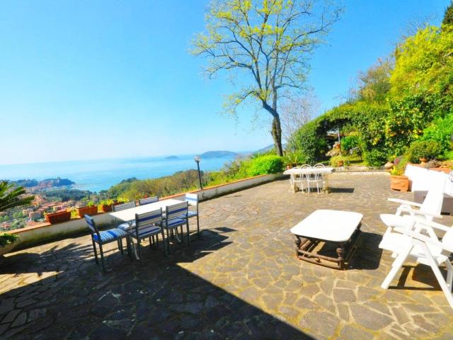 Villa Indipendente in vendita a Pozzuolo, Lerici