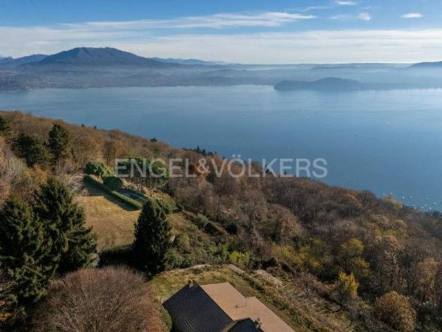 Villa Indipendente in vendita a Villa Lesa, Piemonte