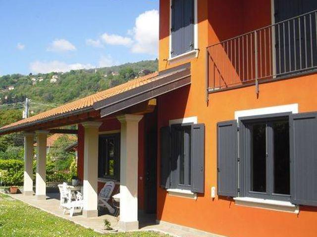 Villa Indipendente in vendita a Villa Lesa, Piemonte