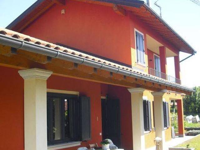 Villa Indipendente in vendita a Villa Lesa, Piemonte