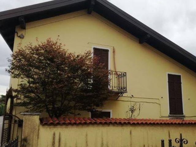 Villa Indipendente in vendita a Villa Lesa, Piemonte