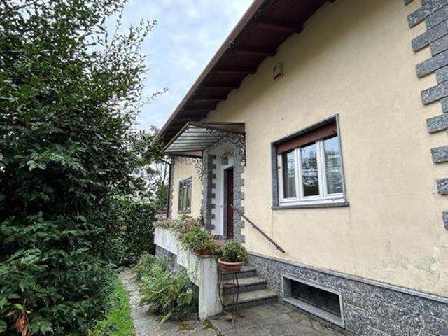 Villa Indipendente in vendita a Villa Lesa, Piemonte