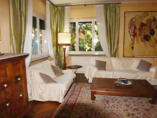 Villa Indipendente in vendita a Villa Lesa, Piemonte