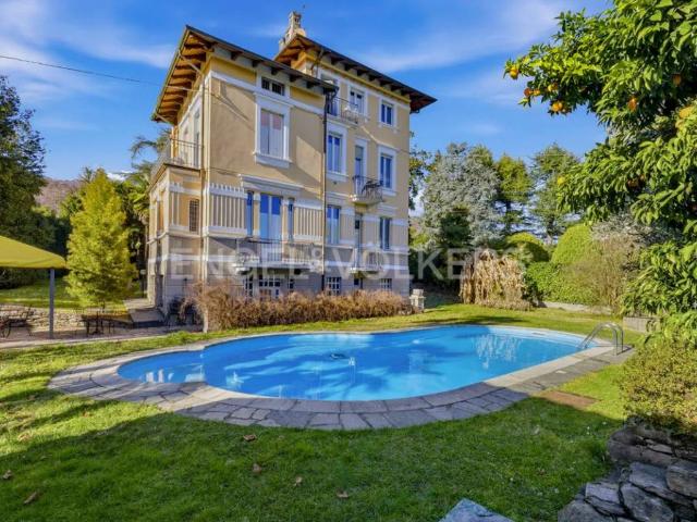 Villa Indipendente in vendita a Villa Lesa, Piemonte