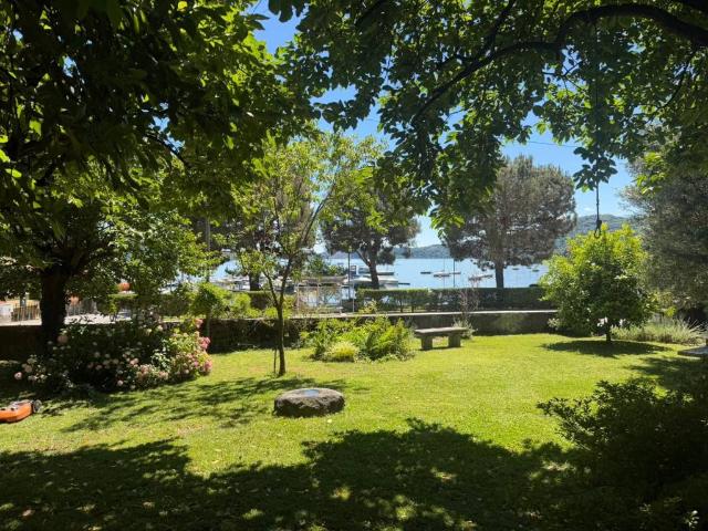Villa Indipendente in vendita a Villa Lesa, Piemonte