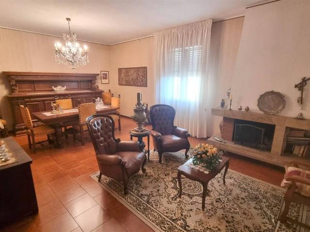 Villa Indipendente in vendita a Lesignano De' Bagni, Reggio Emilia