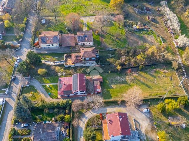 Villa Indipendente in vendita a Lesignano De' Bagni, Reggio Emilia
