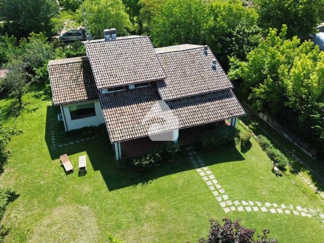 Villa Indipendente in vendita a Lesignano De' Bagni, Reggio Emilia