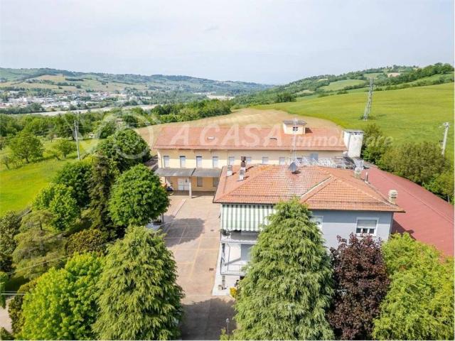 Villa Indipendente in vendita a Lesignano De' Bagni, Reggio Emilia