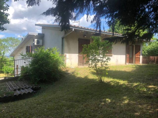 Villa Indipendente in vendita a Lesignano De' Bagni, Reggio Emilia