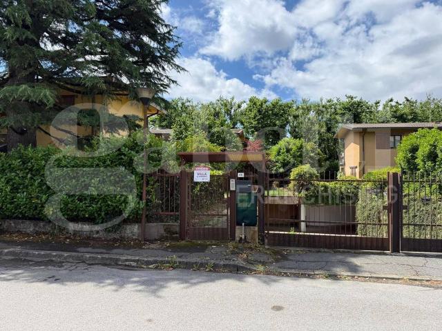 Villa Indipendente in vendita a California, Lesmo