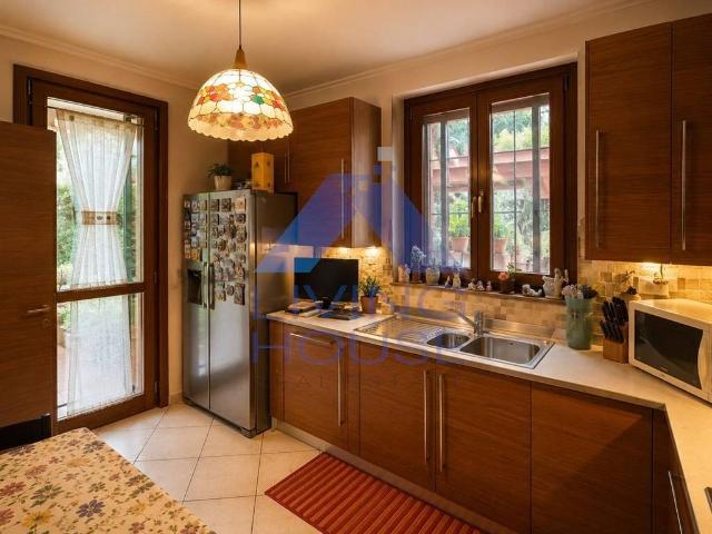 Villa Indipendente in vendita a California, Lesmo