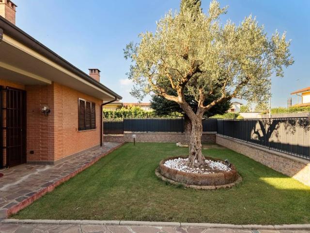 Villa Indipendente in vendita a California, Lesmo