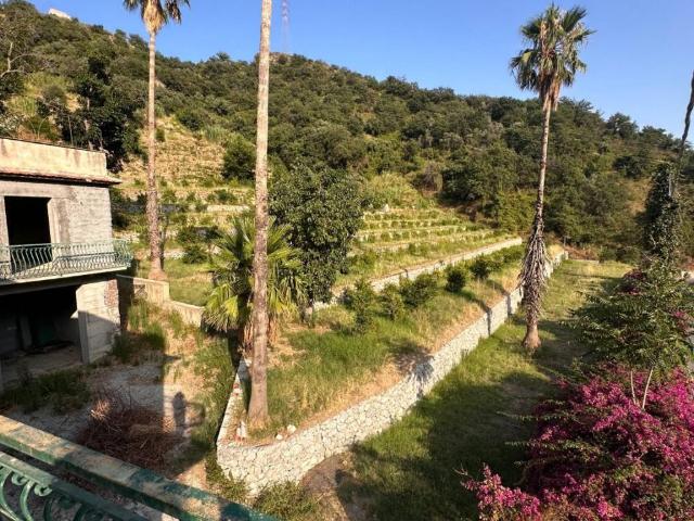 Villa Indipendente in vendita a Letojanni, Sicilia