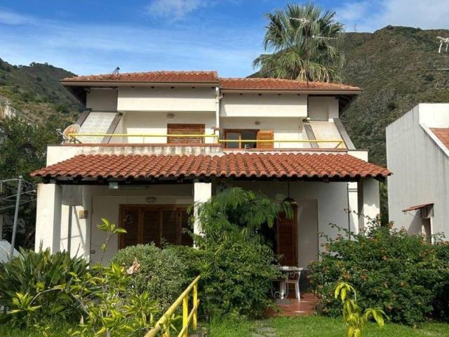 Villa Indipendente in vendita a Letojanni, Sicilia