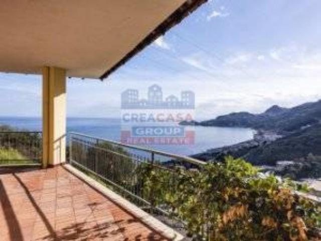 Villa Indipendente in vendita a Letojanni, Sicilia