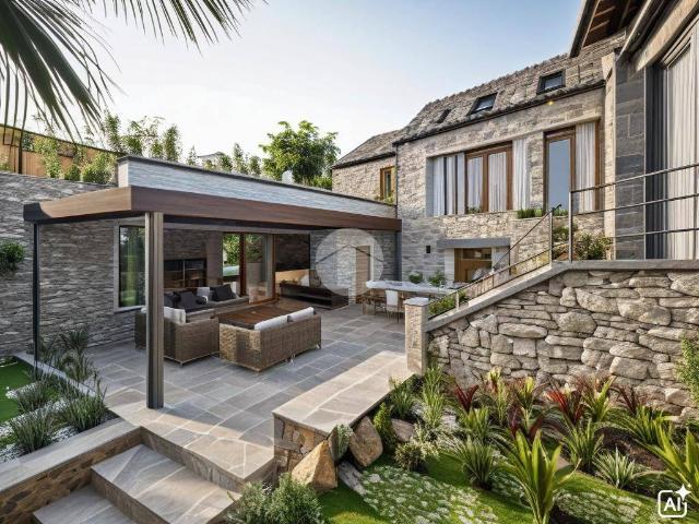 Villa Indipendente in vendita a Lettere, Campania