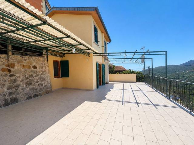 Villa Indipendente in vendita a Levanto, Liguria