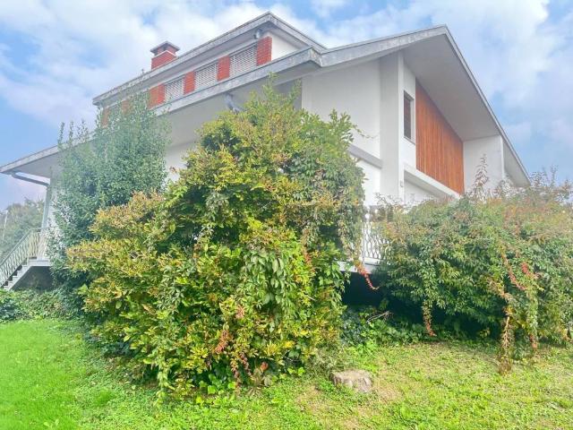 Villa Indipendente in vendita a Levate, Lombardia