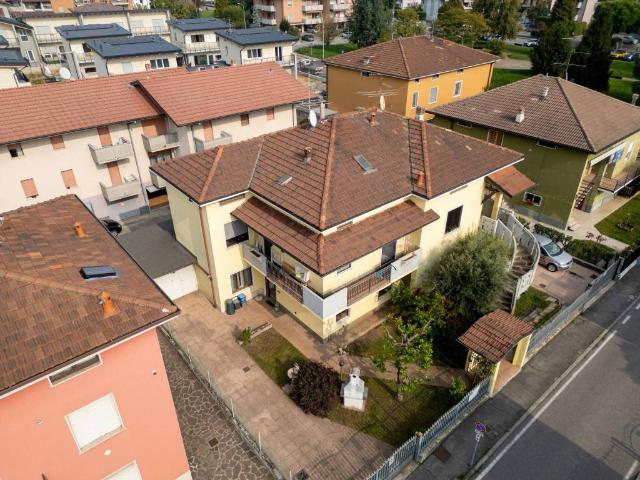 Villa Indipendente in vendita a Dalmine, Lombardia