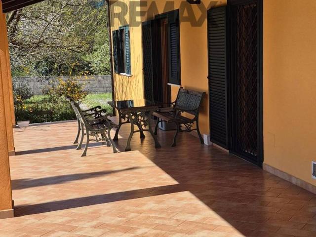 Villa Indipendente in vendita a Liberi, Campania