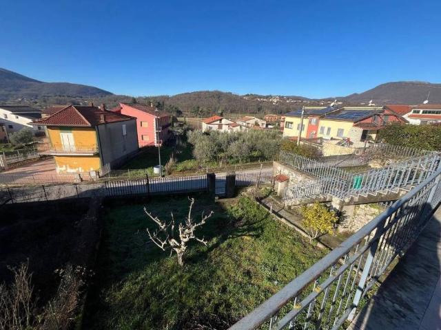 Villa Indipendente in vendita a Liberi, Campania