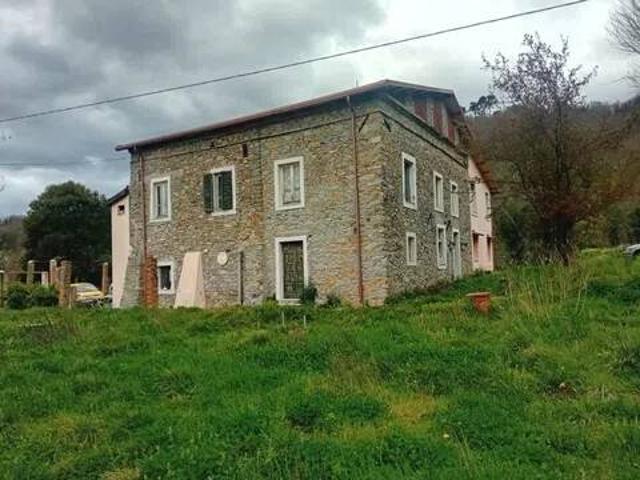 Villa Indipendente in vendita a Unione di comuni Montana Lunigiana, Licciana Nardi