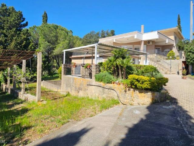 Villa Indipendente in vendita a Licodia Eubea, Sicilia