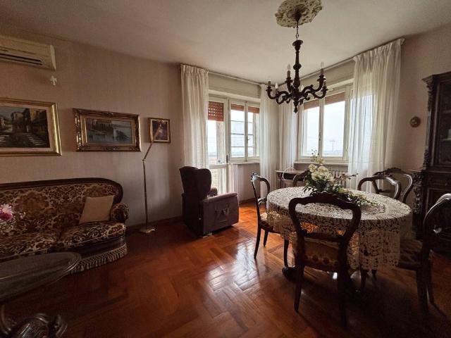 Villa Indipendente in vendita a Piemonte, Vercelli