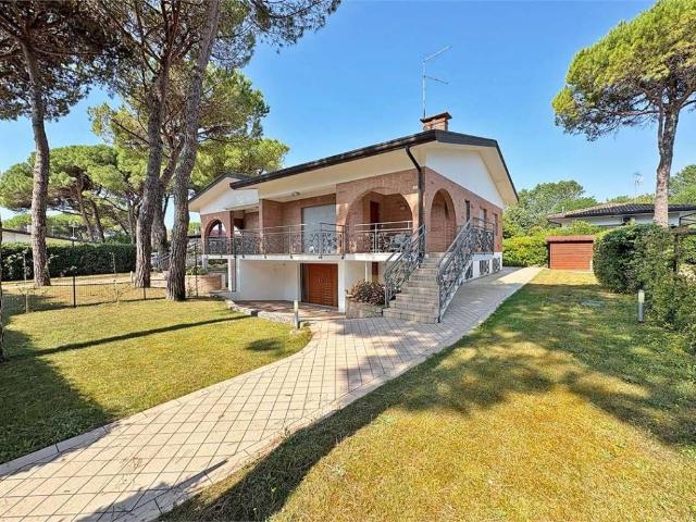 Villa Indipendente in vendita a Lignano Riviera, Lignano Pineta