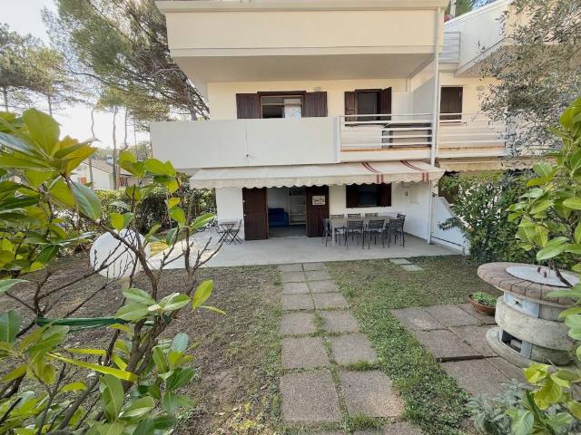 Villa Indipendente in vendita a Lignano Riviera, Lignano Pineta