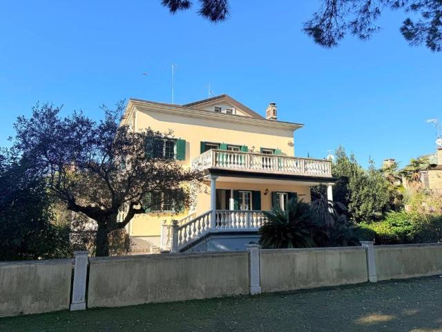 Villa Indipendente in vendita a Lignano Pineta, Friuli-Venezia Giulia