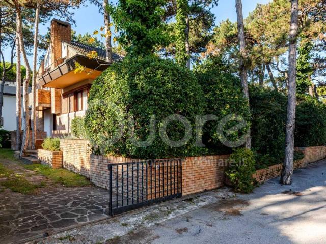 Villa Indipendente in vendita a Lignano Pineta