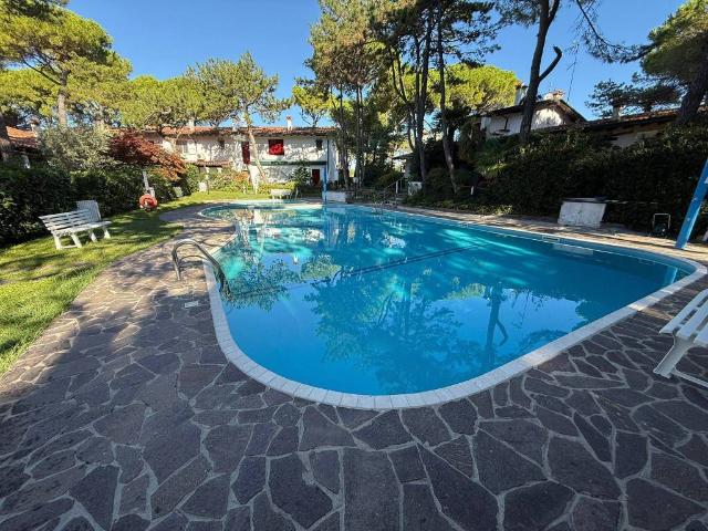 Villa Indipendente in vendita a Lignano Pineta