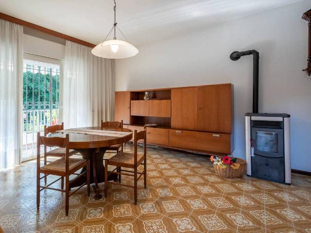 Villa Indipendente in vendita a Lignano Riviera, Lignano Pineta
