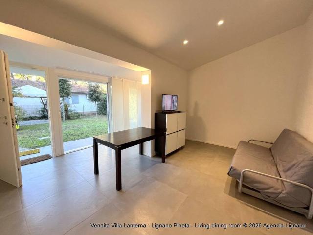 Villa Indipendente in vendita a Lignano Pineta