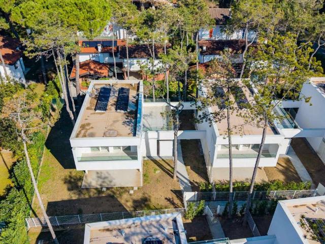 Villa Indipendente in vendita a Lignano Pineta