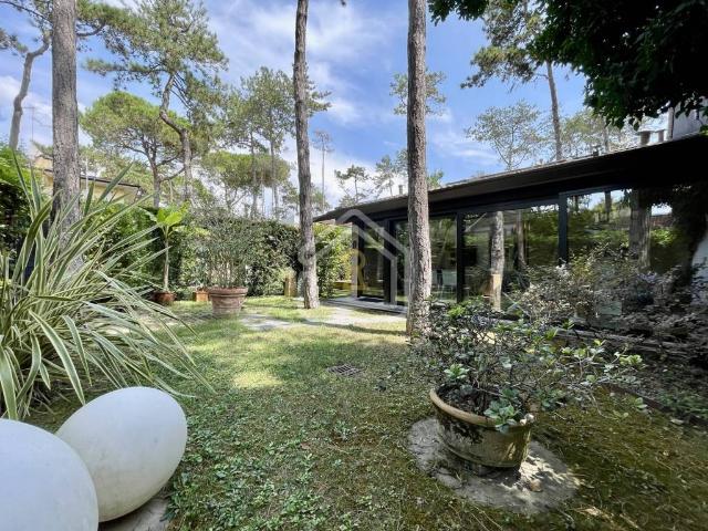 Villa Indipendente in vendita a Lignano Pineta