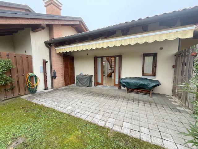 Villa Indipendente in vendita a Lignano Riviera, Lignano Pineta